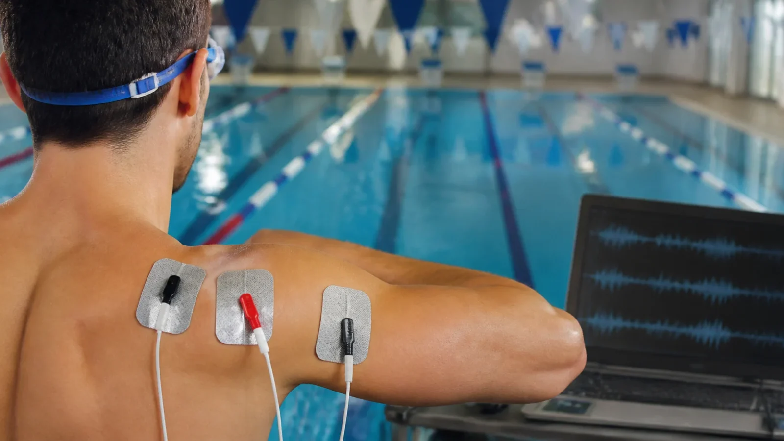 Actividad EMG del hombro en dos programas preventivos para nadadores