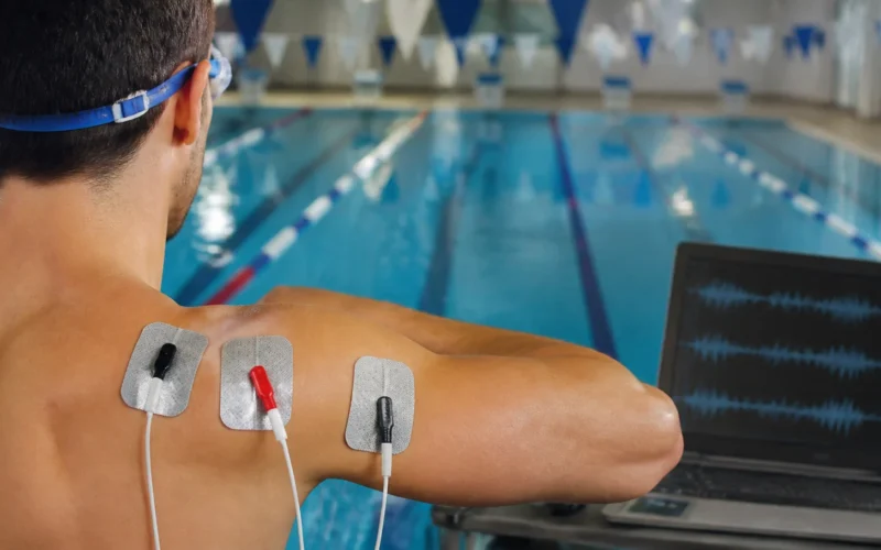 Actividad EMG del hombro en dos programas preventivos para nadadores